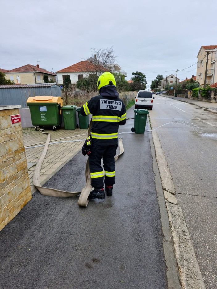 Vatrogasci na terenu