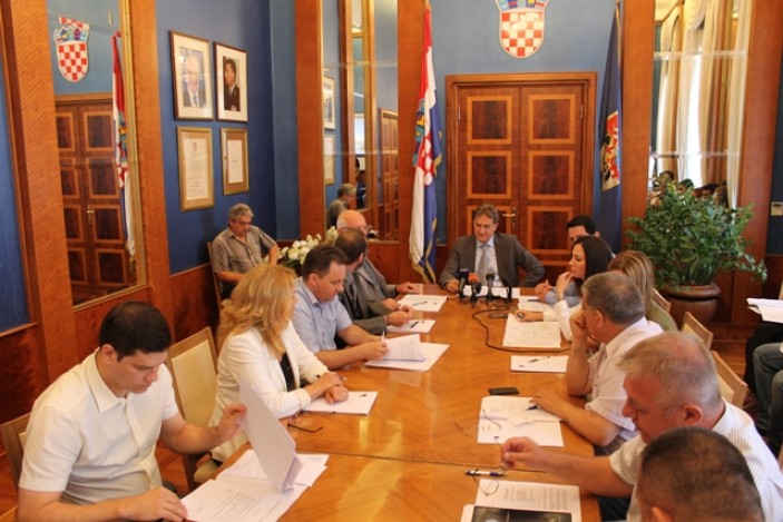 Uklanjanje ruševina, izgradnja crpnih postaja, prijava projekata u turizmu....