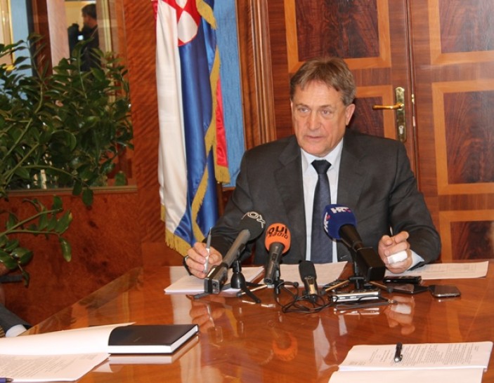 Gradonačelnik Kalmeta: Poluotok i Preko treba povezivati najmanje polovica dosadašnjih trajektnih linija