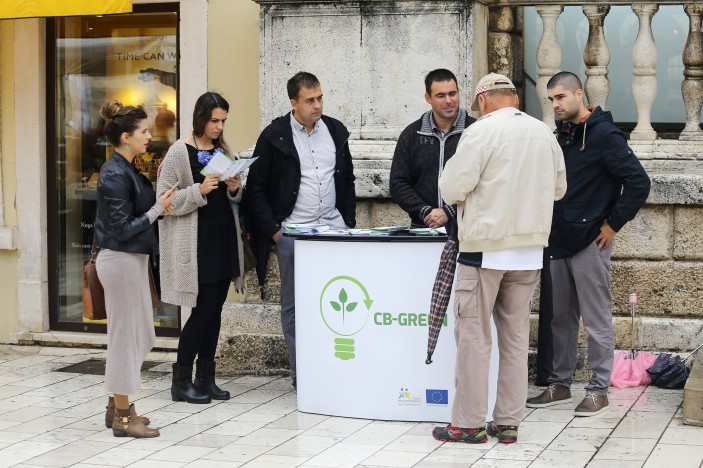 Članovi zadarskog EE tima savjetovali građane na Narodnom trgu