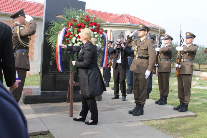 Predsjednica Kolinda Grabar Kitarović u Škabrnji