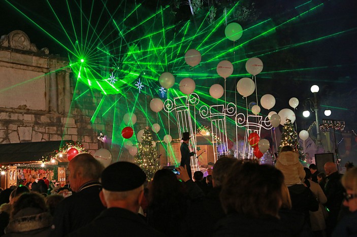 Na Trgu Petra Zoranića otvoren božićni sajam - Advent u Zadru