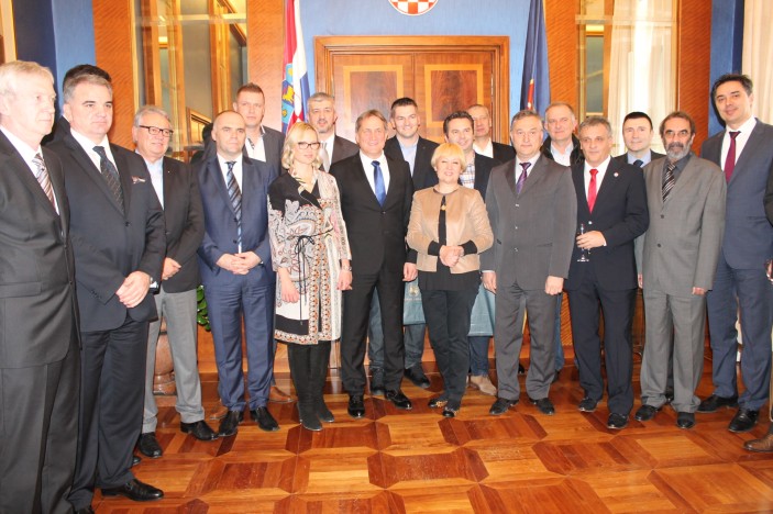 Gradonačelnik Kalmeta primio obitelj Ćosić i sudionike Kupa Krešimira Ćosića