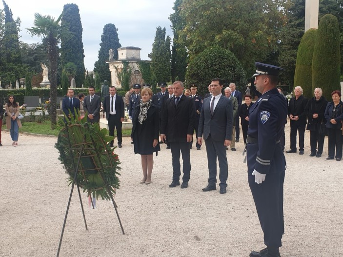 Položeni vijenci za Sve svete