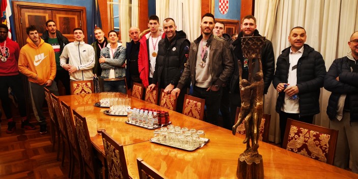 Gradonačelnik Dukić čestitao košarkašima Zadra na osvojenom trofeju Kupa Krešimira Ćosića