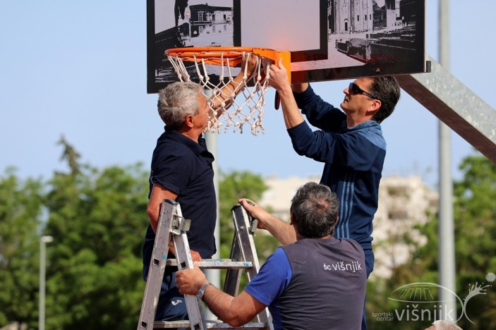 Obruči ponovno na vanjskim koševima