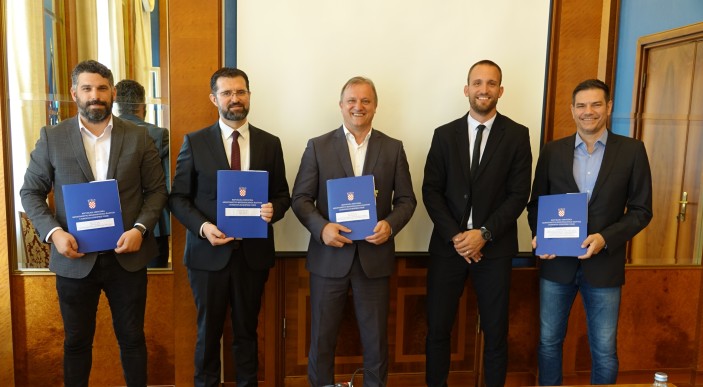 Državni tajnik Erlić uručio gradonačelniku Dukiću ugovore vrijedne više od 12 milijuna kuna