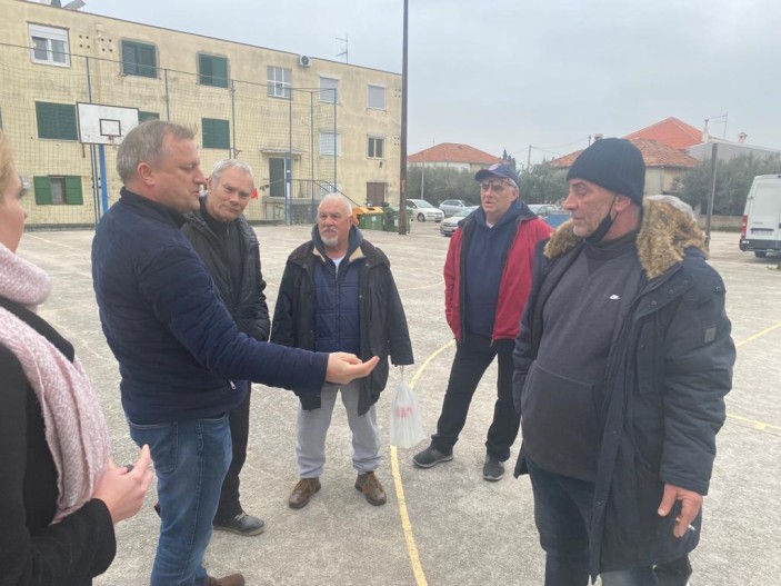 Gradonačelnik Dukić u obilasku MO Jazine II