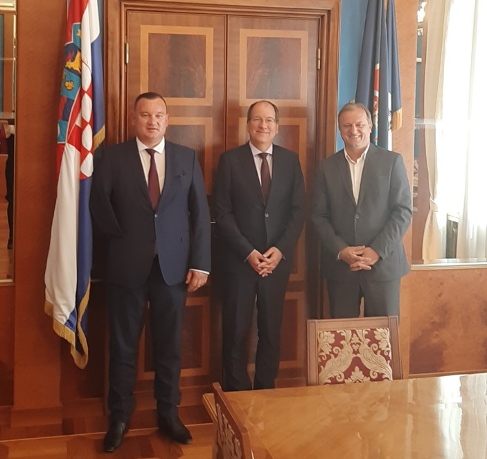 Veleposlanik Kanade Nj. E. Alan Bowman u nastupnom posjetu gradonačelniku Zadra