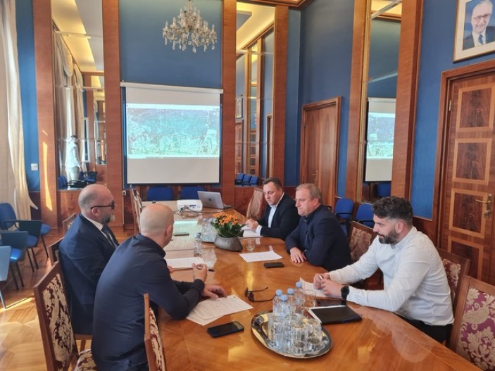 Gradonačelnik Dukić održao radni sastanak sa predsjednikom uprave Hrvatskih cesta Josipom Škorićem