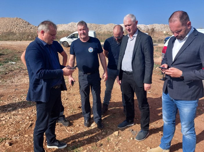 Požar na odlagalištu otpada Diklo